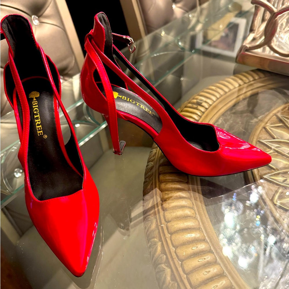 Size 7 pump shoes wormed only worn 2 times